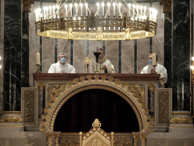 Krizmaszentelés (4).JPG